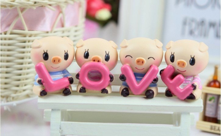 Bộ Tượng 4 Chú Heo Ôm Chữ LOVE