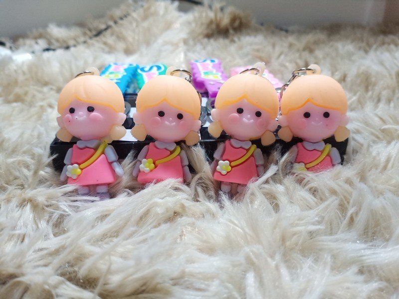 Móc Khóa Cô Gái Nhỏ Đeo Túi Xách Đáng Yêu