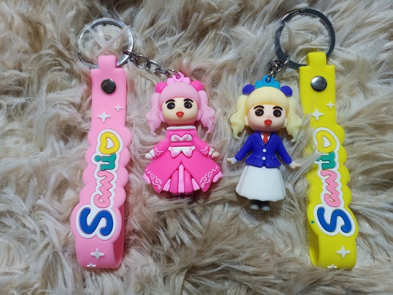 Móc Khóa Cô Gái Nhỏ Mặc Váy Dài Đáng Yêu Móc Khóa Cô Gái Nhỏ Mặc Váy Dài Đáng Yêu