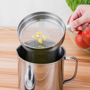 Ca Lọc Cặn Dầu Inox 304 1L Có Nắp Đậy Tiện Lợi