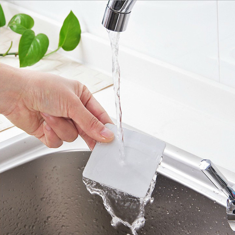 Dụng Cụ Đỡ Cổ Chai Dầu Gội, Sữa Tắm