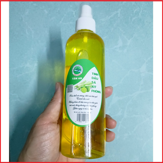 Xịt Thơm Phòng Tinh Dầu Sả Thiên Nhiên Đuổi Muỗi, Côn Trùng, Khử Mùi, Diệt Khuẩn Xịt Thơm Phòng Tinh Dầu Sả Thiên Nhiên Đuổi Muỗi, Côn Trùng, Khử Mùi, Diệt Khuẩn