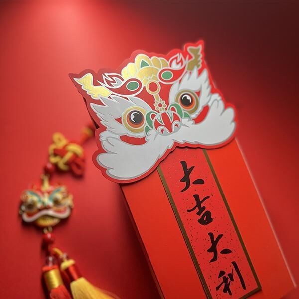 Quạt Lì Xì 10 Bao May Mắn Có Bông Tua Và Decal Kỳ Lân