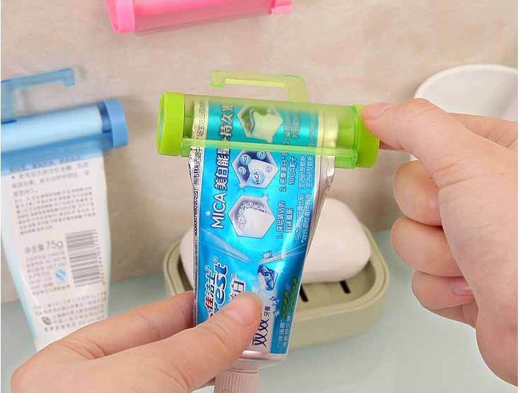 Dụng Cụ Kẹp Kem Đánh Răng Sucker