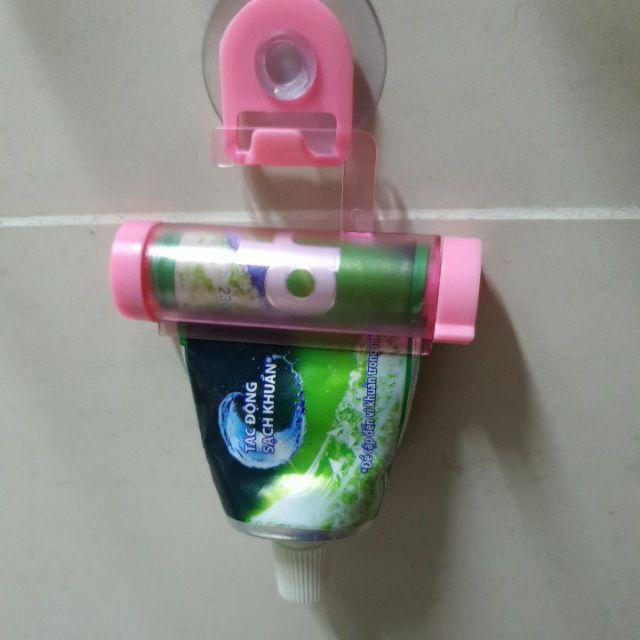 Dụng Cụ Kẹp Kem Đánh Răng Sucker