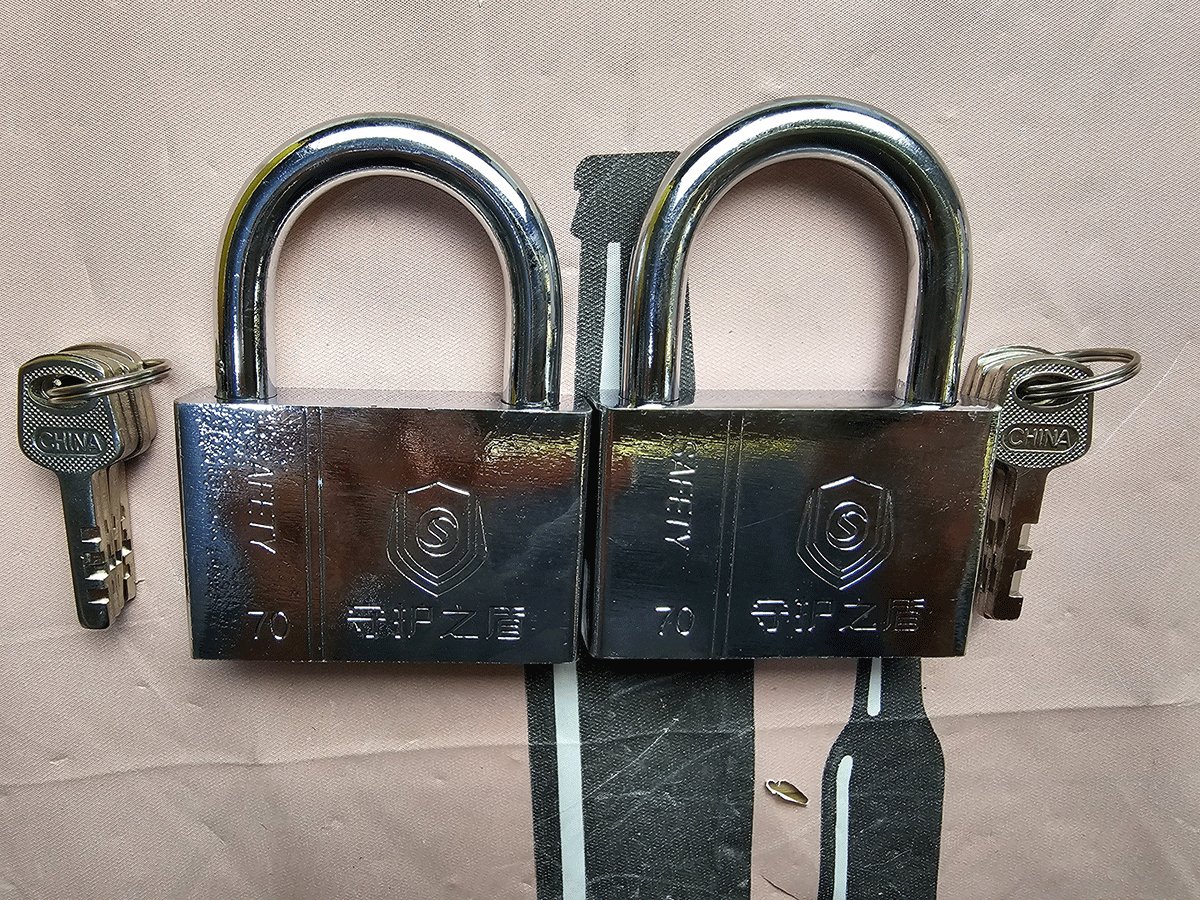 Ổ Khoá Thép Không Gỉ 70Mm Cao Cấp Kèm 4 Chìa Khóa Siêu Bền