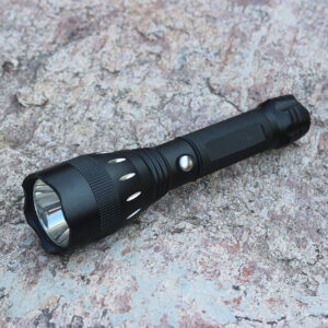 Đèn Pin Sạc Led Siêu Sáng Super Flashlight 3 Chế Độ Sáng 8028 Dùng Pin 18650