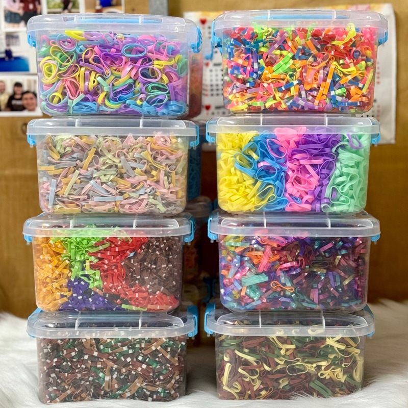 Hộp Nhựa Đựng 4000C Dây Chun Cột Tóc Nhiều Màu Sắc Cho Bé Hộp Nhựa Đựng 4000C Dây Chun Cột Tóc Nhiều Màu Sắc Cho Bé