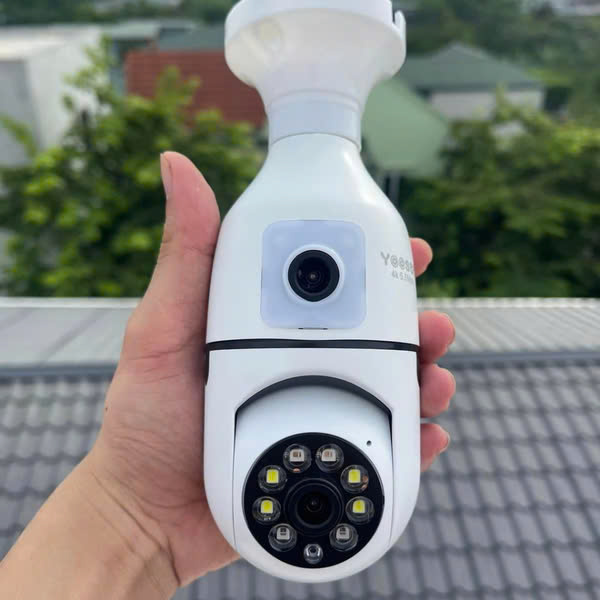 Camera Yoosee Qs211 2 Mắt Dạng Bóng Đèn Fhd Xem 2 Khung Hình, Hình Ảnh Sắc Nét, Quay Đêm Có Màu