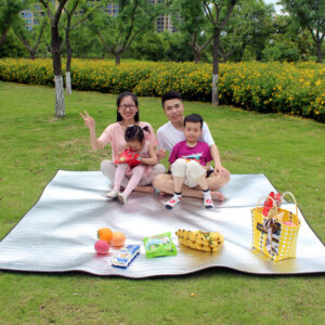 Thảm Dã Ngoại ,chiếu Văn Phòng Tráng Nhôm Cách Nhiệt 2 Mặt Chống Thấm Nước Kích Thước 200Cmx200Cm