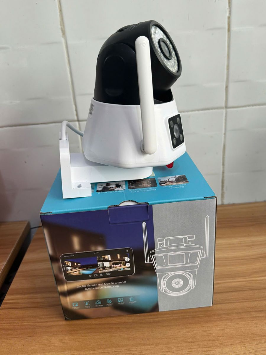 Camera Ngoài Trời Yoosee 15.0Mpx 2 Mắt Kép 3 Khung Hình (3Q015) Có Hú Còi Báo Động Và Đàm Thoại 2 Chiều