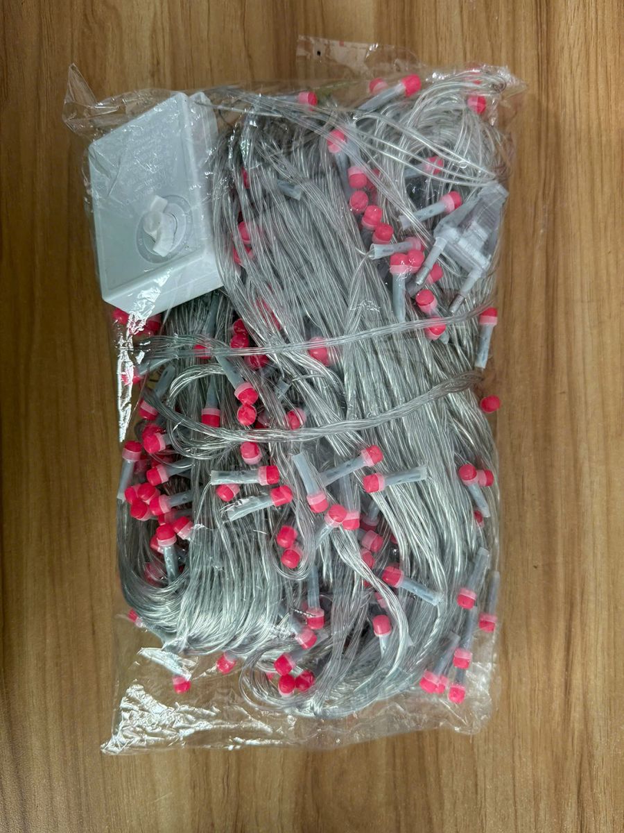 Dây Đèn Dp Màu Đỏ Dài 80M Bóng Lớn V8 Có Box Và Đầu Nối Dây Đèn Dp Màu Đỏ Dài 80M Bóng Lớn V8 Có Box Và Đầu Nối