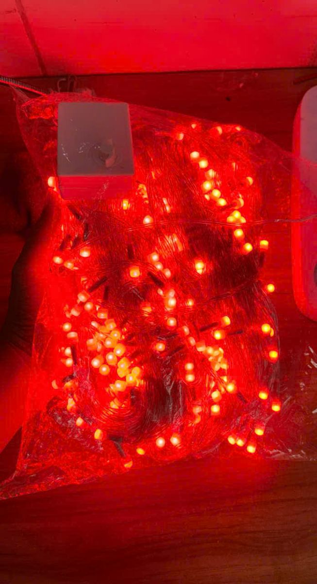 Dây Đèn Dp Màu Đỏ Dài 80M Bóng Lớn V8 Có Box Và Đầu Nối Dây Đèn Dp Màu Đỏ Dài 80M Bóng Lớn V8 Có Box Và Đầu Nối