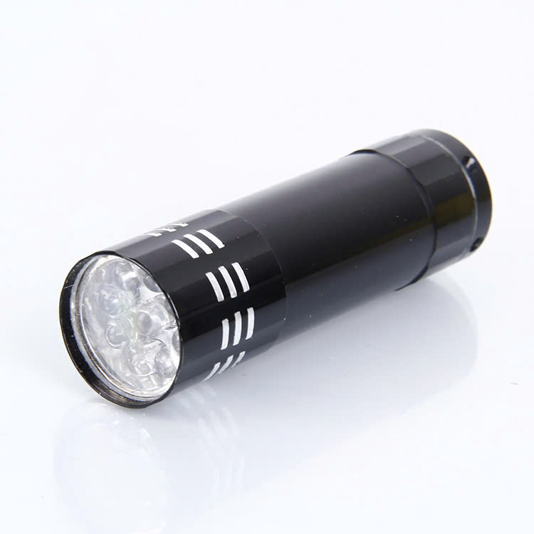 Đèn Led 9 Bóng Vỏ Nhôm Ánh Sáng Trắng Tiện Dụng Đèn Led 9 Bóng Vỏ Nhôm Ánh Sáng Trắng Tiện Dụng